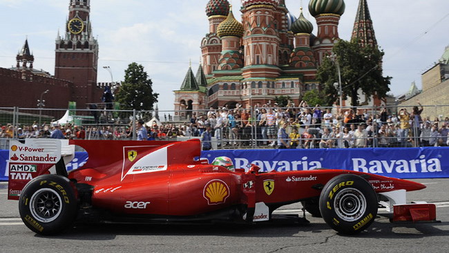 Esibizione a Mosca per Fisichella e la Ferrari
