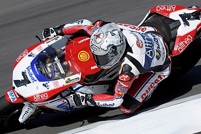 Portimao, Q1: Checa ancora protagonista