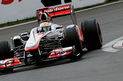 Buddh, Libere 1: Hamilton mette tutti in fila
