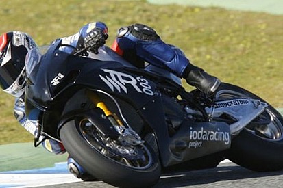 Primi passi per la Ioda TR003-Aprilia a Jerez