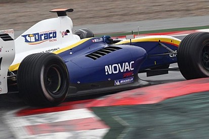 La pioggia esalta Nico Muller nei test di Barcellona