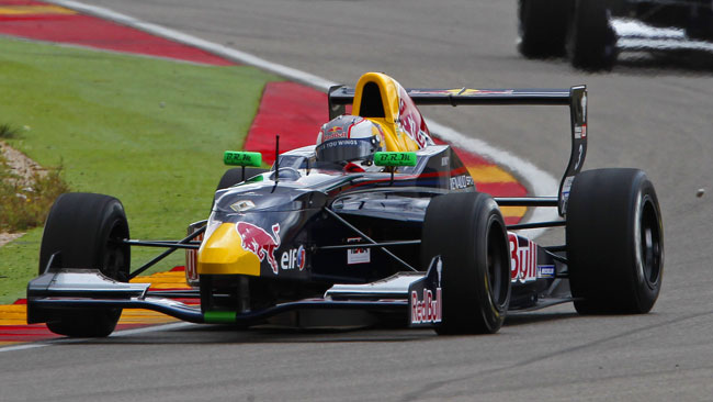 Daniil Kvyat completa la doppietta ad Alcaniz