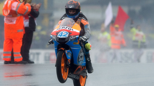 Alex Rins operato alla mano destra a Barcellona