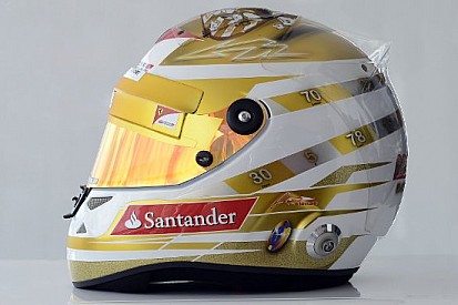 Fernando Alonso presenta il casco per Monaco