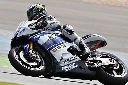 Assen, Libere 1: Lorenzo di un soffio sulle due Honda