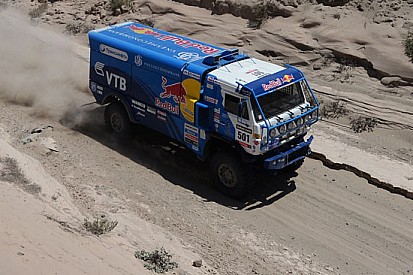 Dakar, 9° Tappa: crolla De Rooy, in testa Nikolaev