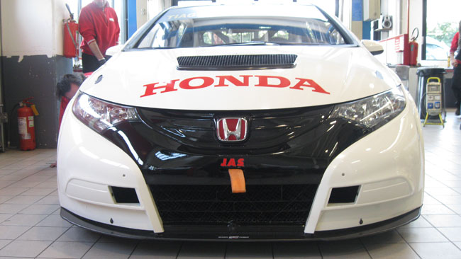 Nei segreti della nuova Honda Civic di Tarquini
