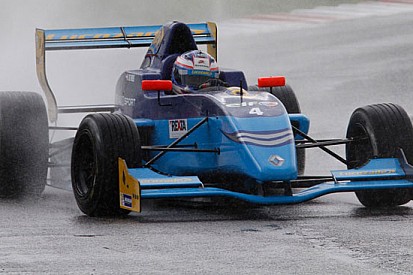 De Vries svetta anche nelle Libere 3 a Vallelunga