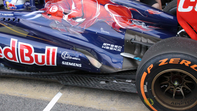 La Toro Rosso incuriosisce per gli scarichi