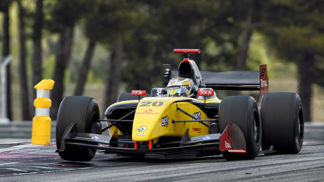 Pole di forza di Magnussen al Paul Ricard