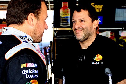 Terza operazione alla gamba per Tony Stewart