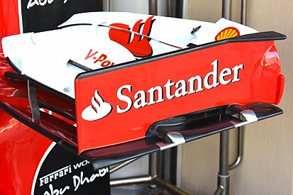 Ferrari: paratie dell'ala davanti con diverse soffiature