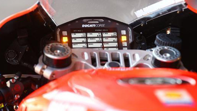 I piloti vedono sul display le... bandiere