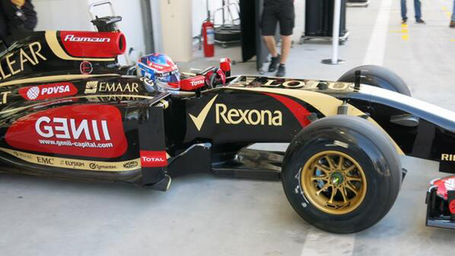 Bahrein, Day 1: Grosjean primo a scendere in pista