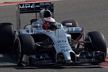 Bahrein, Day 1 (Ore 12): Magnussen si porta in vetta