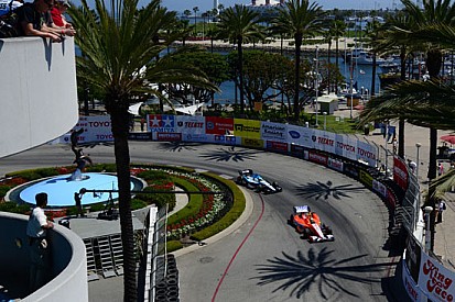 Partenza da fermo per la gara di Long Beach