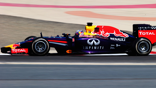 Bahrein, Day 1 (Ore 10): in testa c'è la Red Bull RB10!