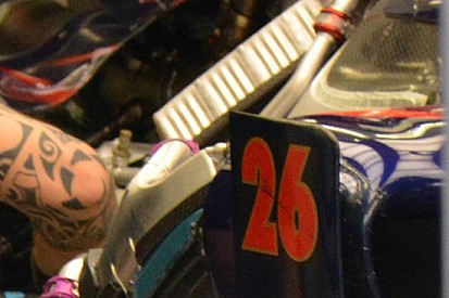 Sono in alto i radiatori olio della Toro Rosso!