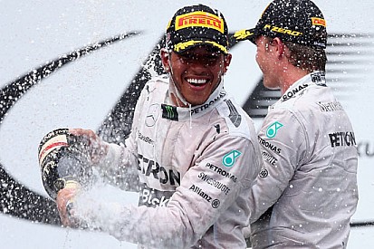 Lewis dedica la vittoria alle vittime del volo Air Malaysia