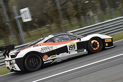 Adamski domina la prima gara della Coppa Shell