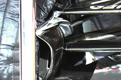 Lotus: tre flap triangolari sulle prese dei freni
