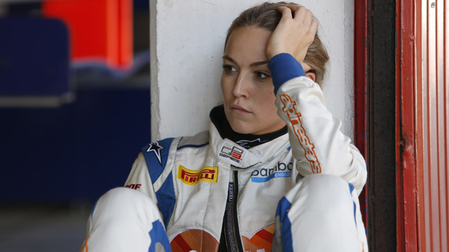 Carmen Jorda firma per la Koiranen GP