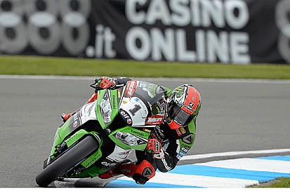 Sykes domina il Warm Up sul bagnato
