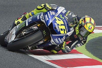 Rossi e Lorenzo discordanti sulle novità Yamaha