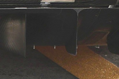 La Ferrari con i generatori di vortice nel diffusore