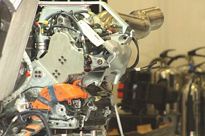 Un problema di accensione sul Renault di Vettel