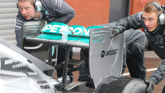 Mercedes: è stato tolto il nolder dal flap mobile