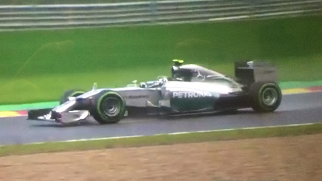 Rosberg fa un capolavoro sul bagnato a Spa