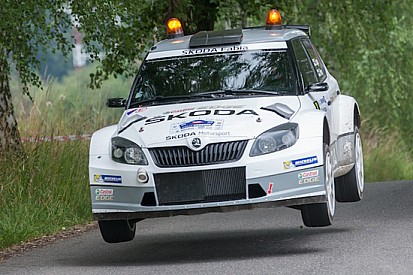 Kopecký a Zlín con il prototipo della Fabia R5