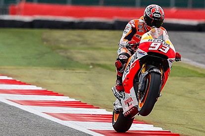 Silverstone, Libere 2: Marquez vola, disastro Yamaha