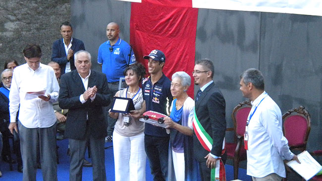 Daniel Ricciardo ha ritirato il Trofeo Bandini 2014