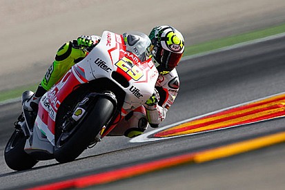 Aragon, Libere 1: GP14.2 subito davanti con Iannone!