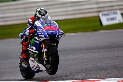 Tra pioggia e cadute spunta un fantastico Lorenzo!