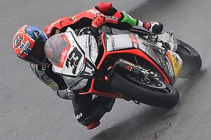 Magny-Cours, Gara 2: Melandri ruba punti a Guintoli!
