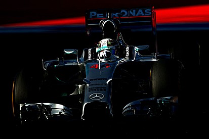Hamilton conferma la sua supremazia: pole a Sochi!