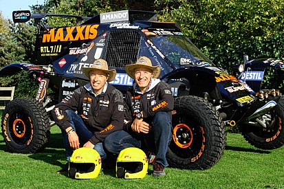 I gemelli Coronel al via della Dakar con due buggy