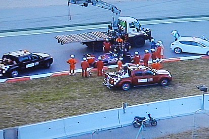 Ancora bandiera rossa: questa volta è fermo Sainz Jr
