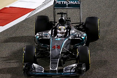Hamilton trionfa in Bahrein, ma stupisce Raikkonen!