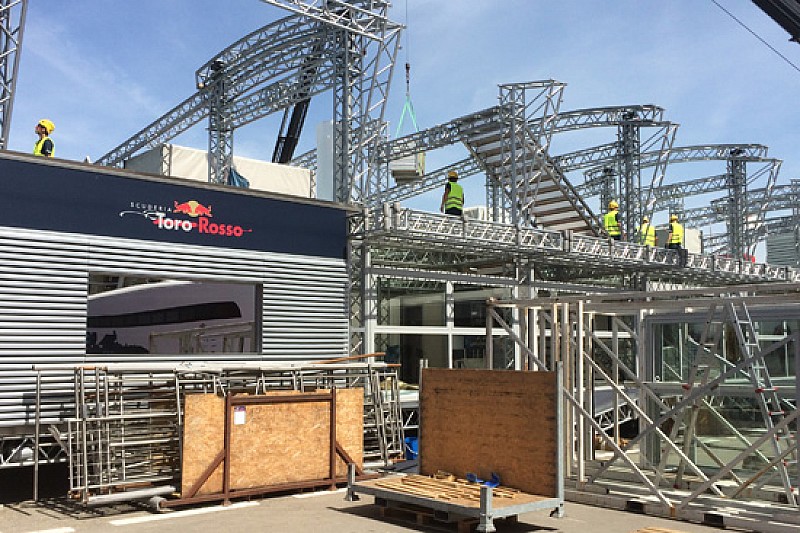 Barcellona: nel paddock si smonta l'Energy Station