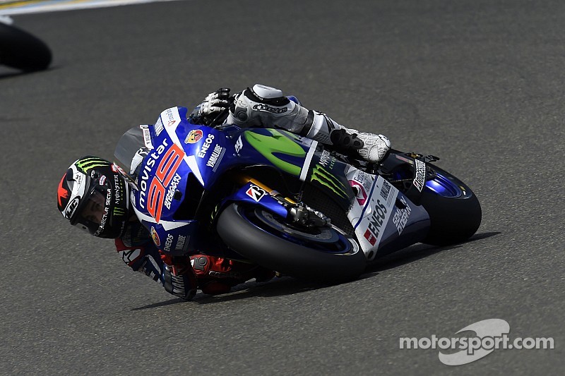 Lorenzo contrôle Rossi et s'impose au Mans