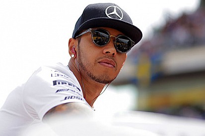 Lewis Hamilton vicino al rinnovo con Mercedes