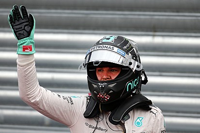 Segundo no grid, Rosberg diz se sentir "o oposto de Hamilton"