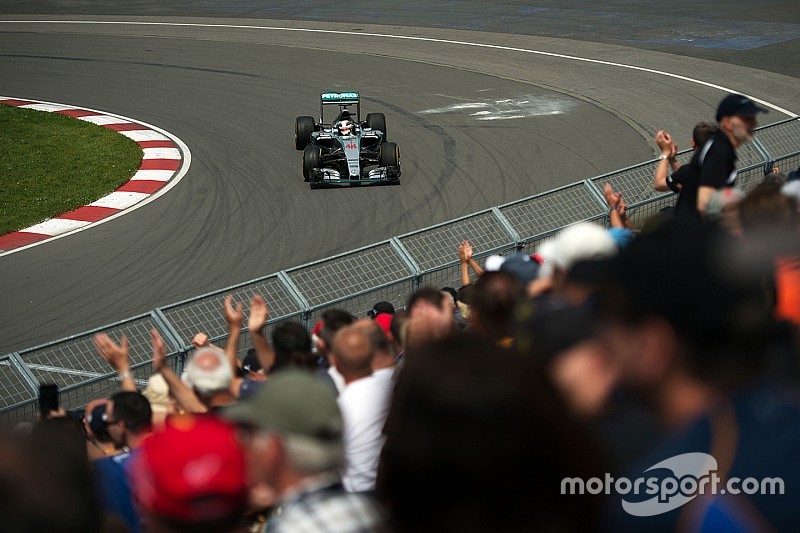 Lewis Hamilton marca el mejor tiempo en la P2 de Montreal