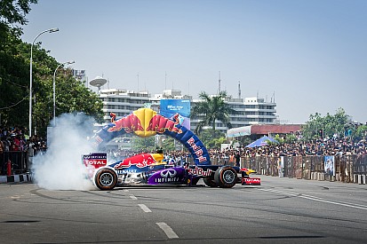Ricciardo et Sainz en démonstration à Mexico avec Red Bull