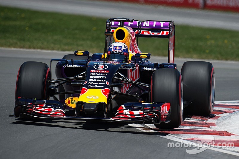 В Red Bull опровергли слухи о переходе на моторы Ferrari в 2016-м
