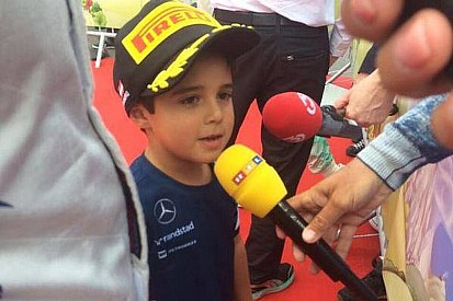 Massa é pódio, mas quem rouba cena é seu filho Felipinho
